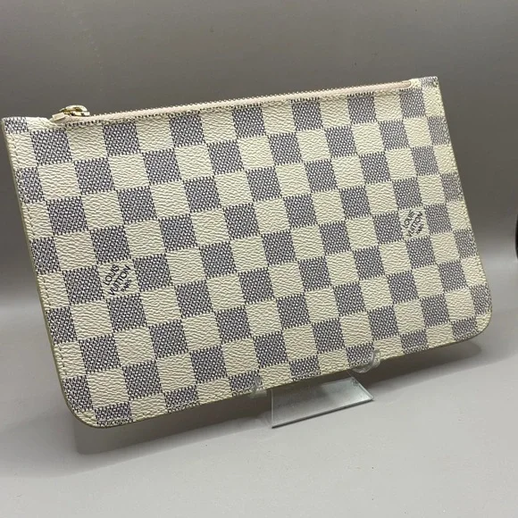 Louis Vuitton Azure Checkered Clutch w Zipper - Picture 4 of 4